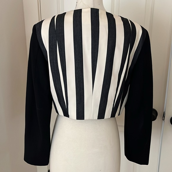 A beautiful, cheap and cheek, Moschino tailored blazer - Picture 6 of 9